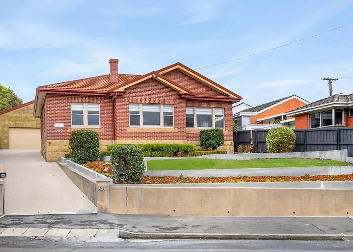 Gorgeous Hobart Accommodation - Park On Park - New Town