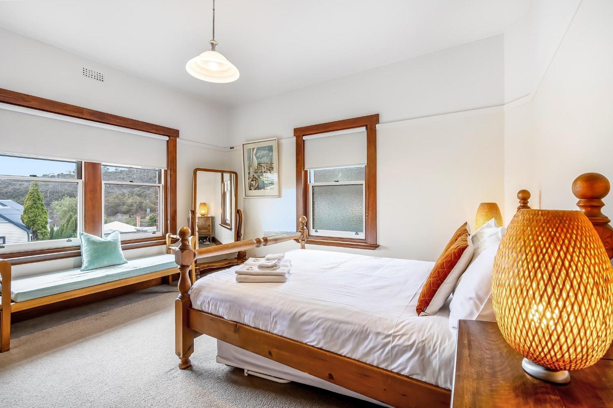 Gorgeous Hobart - Park On Park - Holiday home New Town